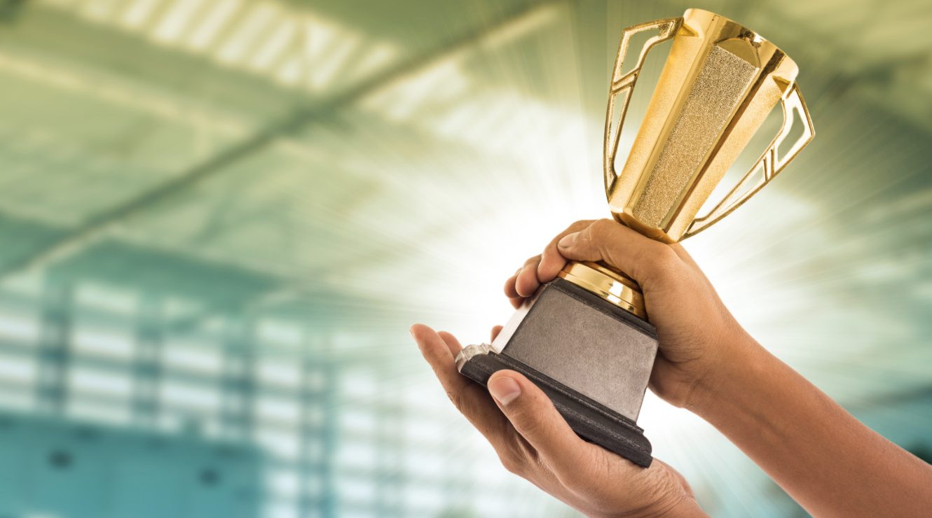 award trophy g2