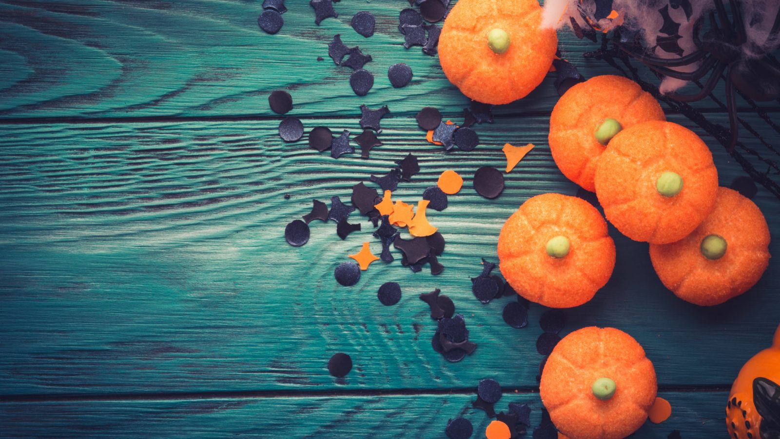 Hiring Tricks and Treats (Real-Life Advice From Businesses like Yours)