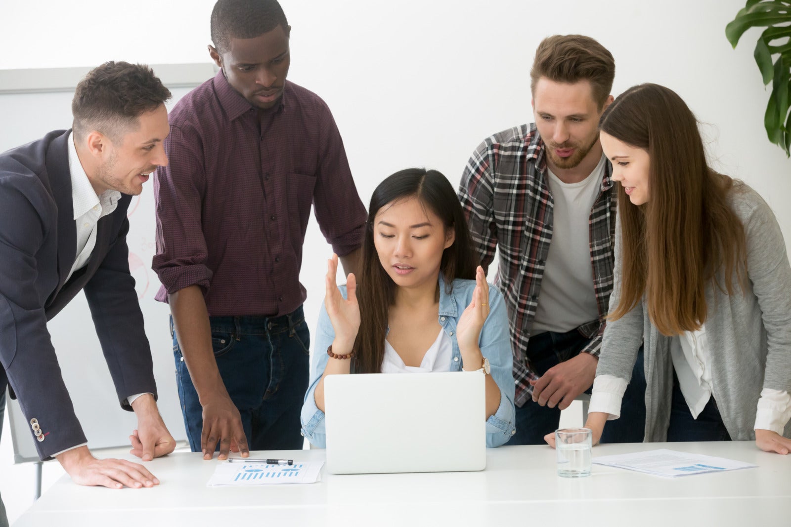 recruiting-experts-in-conference-room
