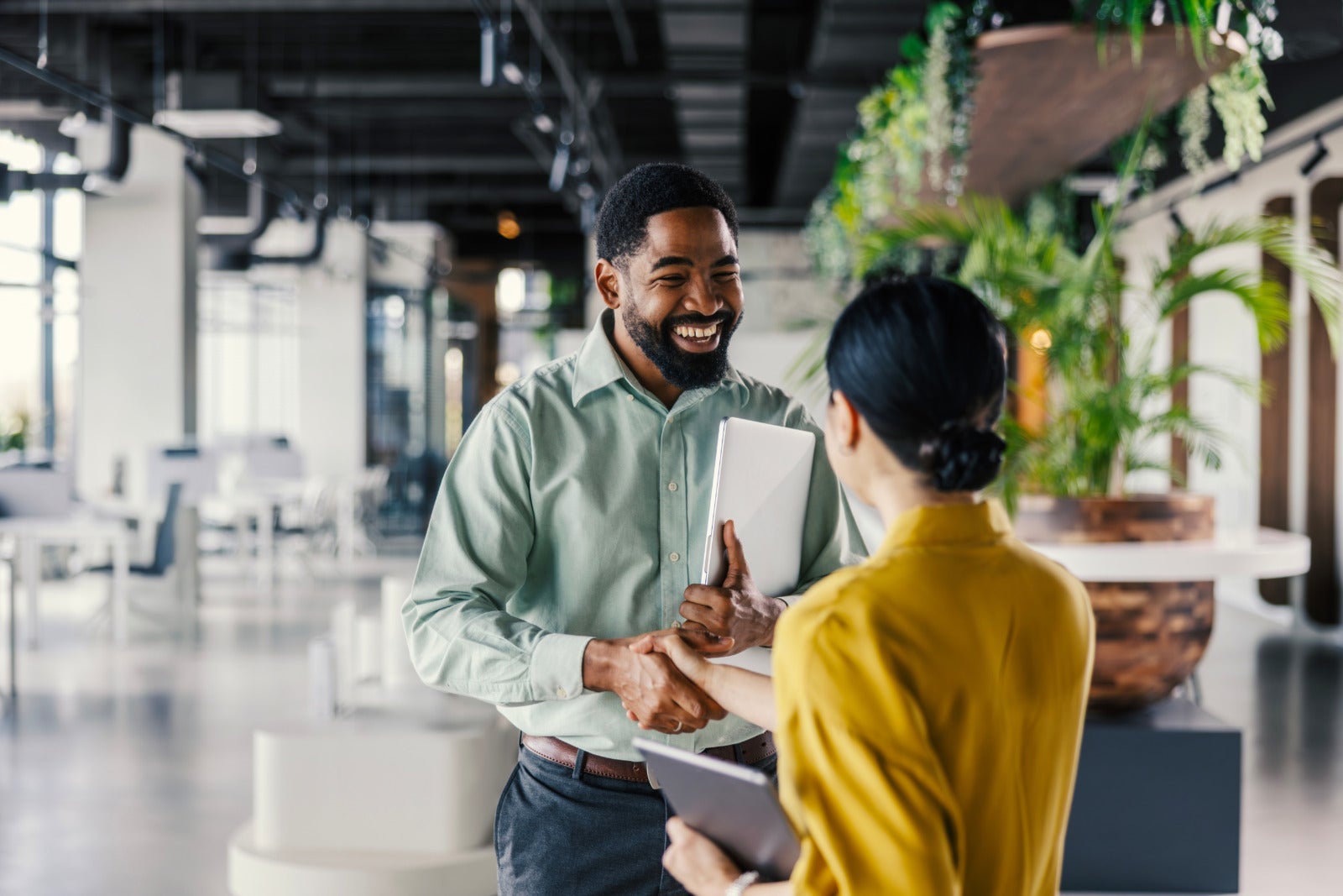 Recruiter interviewing top candidate.